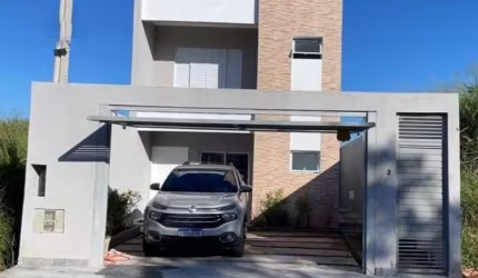 Sobrado novo em fase de acabamento em Araçariguama