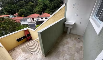 Sobrado NOVO a Venda com 3 dormitórios, 1 suite, 4 vagas de garagem