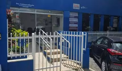 Imovel comercial a venda com 7 salas, 3 WC&amp;#39;s, salao comercial e 2 vagas.