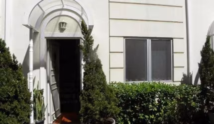 Sobrado à venda em condomínio Villas de São Francisco.