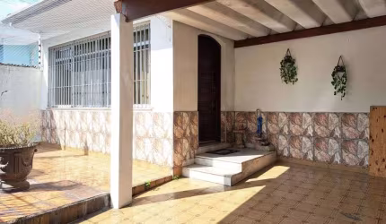 Casa à venda em Presidente Altino, Osasco: 3 dormitórios, suíte, quintal!