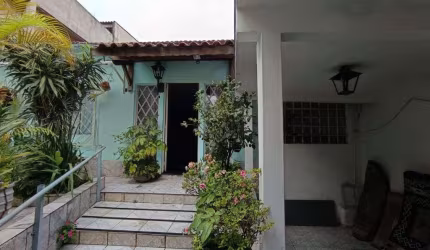 Casa à venda em Conceição, Osasco - 2 dormitórios, suíte, garagem e edícula!