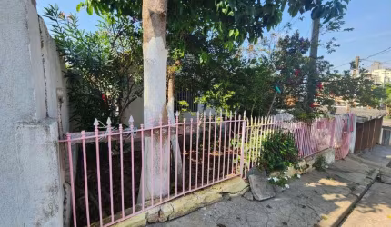 Casa térrea à venda no Jaguaré, São Paulo - 2 dormitórios e área verde!