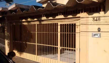Sobrado à venda no Jaguaré! 2 dorms, 2 garagens cobertas e mais!