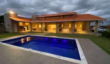 Casa de luxo no Condomínio Ninho Verde II - PARDINHO - SP,  com piscina aquecida