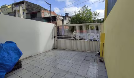 Charmoso Sobrado com 3 Dormitórios na Vila Silviânia, Carapicuíba