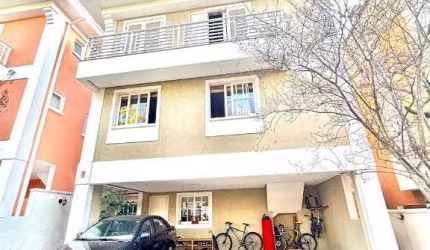 Sobrado de 3 suítes com churrasqueira em condomínio fechado na Vila São Francisco