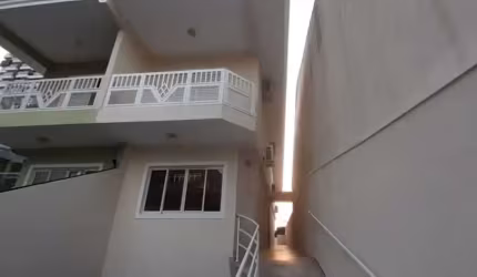 Sobrado a venda Novo com 4 dormitórios na Vila Yara