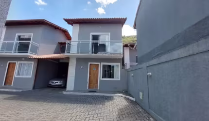 CASA DUPLÉX NO CÔNEGO