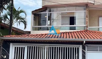 Sobrado individual com 3 quartos à venda na Guilhermina em Praia Grande /SP