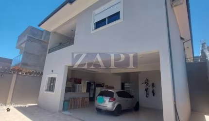 Casa à venda no Jardim Kennedy, Poços de Caldas  por R$ 700.000