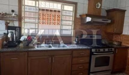 Casa com 2 quartos à venda no Jardim Vitória, Poços de Caldas , 200 m2 por R$ 430.000