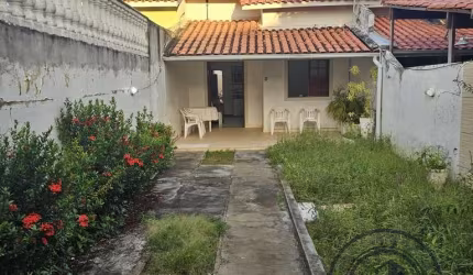 Casa para Venda em Lauro de Freitas, Vila Praiana, 2 dormitórios, 1 suíte, 1 banheiro, 2 vagas