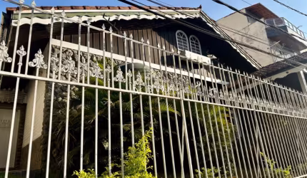 Casa 5 quartos 2 vagas estilo rústico Bom Pastor