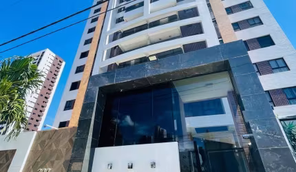 Apartamento á venda em Candelária com 3 suítes sendo uma suíte master