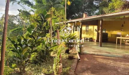 Chácara à venda em Jambeiro-SP: 3 quartos, 2 salas, 2 banheiros, 200m² de área no Centro da cidade!