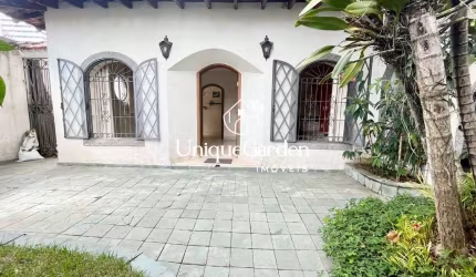 Imperdível oportunidade: Casa Comercial, 4 quartos, 3 suítes, 1 sala, 224m² em Vila Ema, São José dos Campos-SP!