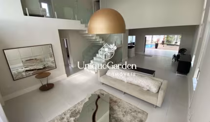 Impecável casa em condomínio à venda no Urbanova, São José dos Campos-SP! 4 quartos, 4 suítes, 3 salas, 2 banheiros, 20 vagas, 450m².