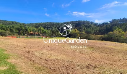 Terreno de 1.640m² à venda no Condomínio Village Parahybuna em Paraibuna-SP