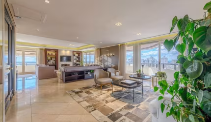 Apartamento mobiliado, 378 m², 3 suítes e 4 vagas de garagem no bairro Moinhos de Vento.