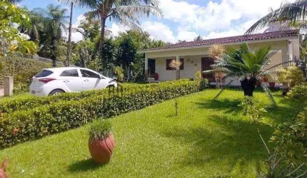 Casa para aluguel com 574,50m² mobiliada, 3 domitórios, 2 suítes, jardim,  área de lazer com fonte