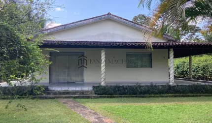Casa à venda, em condomínio , com quintal gramado , terraço em L, 180m2 deárea contruída cm 03 quar