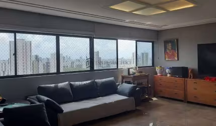 Apartamento à venda com 200m², 4 dormitórios, com 4 suítes, 3 vagas cobertas, Edf. Alameda 17, Casa