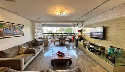 Apartamento à venda com152m², 3 suítes, sendo uma master com closet, varanda, 3 vagas na garagem, p