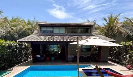 Bangalô à Venda com 250m², 4 dormitórios, sendo 3 suítes, salas amplas, varanda,  Muro Alto, Ipojuc