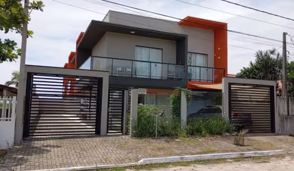 Sobrado para Venda em Matinhos, Balneário Albatroz, 3 dormitórios, 1 suíte, 2 banheiros, 1 vaga