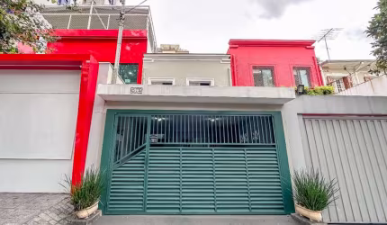 Casa tipo para venda com 4 quartos, 150m²