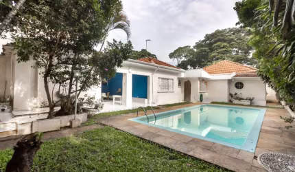 Casa tipo para venda com 4 quartos, sendo 2 suítes, 350m²