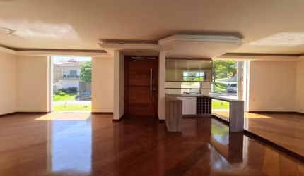 Casa em condomínio à Venda em Santana de Parnaíba - SP