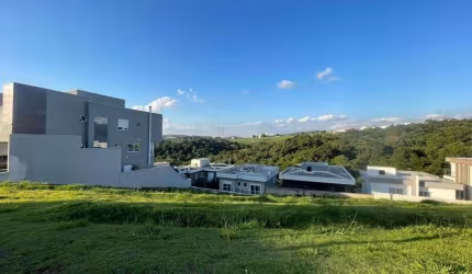 GRANDE OPORTUNIDADE! Terreno com 882m² para venda! Venha conhecer!