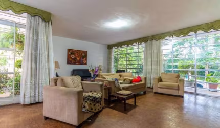 OPORTUNIDADE ÚNICA! CASA com 450m² para VENDA!
