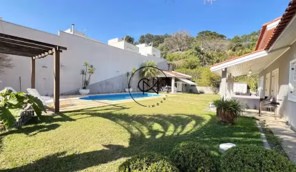 Casa Térrea em Condomínio fechado, 3 Suítes, 4 Vagas, 270m²