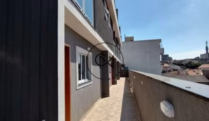 Casa nova em Cond. Fechado – 2 sts; 2 vgs; 100m2, p/ Venda – Penha de França SP