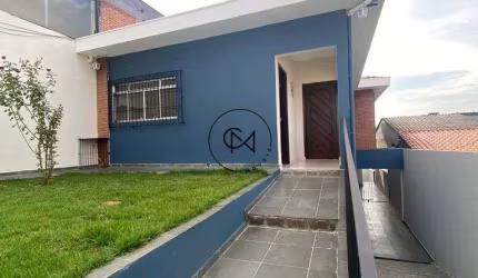 Casa à venda com 276m2, 3 quartos sendo 1 suíte e 4 vagas cobertas !