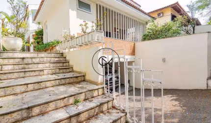 Casa Alto Padrão com muito espaço, 406 m2, p/ Venda em Alto de Pinheiros, SP