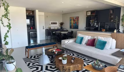 Apartamento incrível de 80m2 recém reformado no Campo Belo com 1 suíte !
