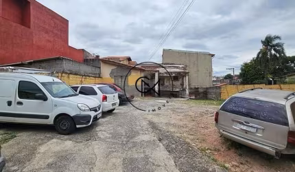 Terreno de esquina à venda de 300 m2 na Vila Dirce !