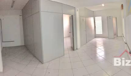 Salão Comercial à venda em Jundiaí-SP.