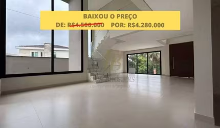 CASA NO CONDOMÍNIO BURLE MARX EM ALPHAVILLE - SP.