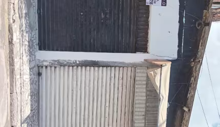 VENDO CASA CASA COM 2 PONTOS COMERCIAIS