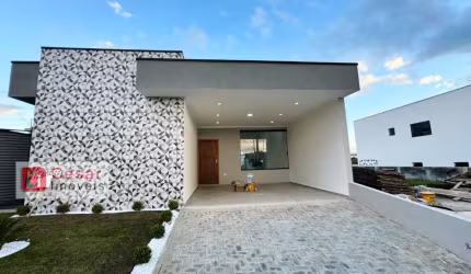 Linda casa nova à venda