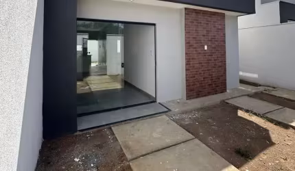 BELÍSSIMA CASA EM BELA VISTA