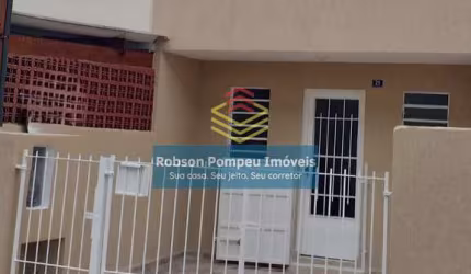 OPORTUNIDADE ! Sobrado à venda com 2 dormitórios 1 vaga ao lado Centro por apenas $340.000 , Vila d