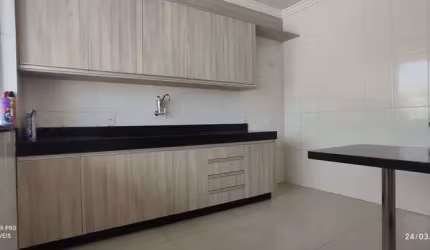 Casa Região de Ipatinga, Bairro Cidade Nova. Cód. K222. Piso porcelanato, 2 vagas. Quintal
