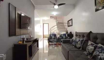 Casa Bairro Cidade Nova, Cód. K219 Tríplex, 3 qts/Suíte, 126 m², Sac. Quintal. Região de Ipatinga