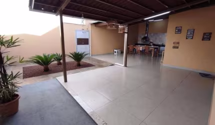 Casa Região de Ipatinga, Cód. K198. Energia solar e poço artesiano, Terraço . Quintal e jardim.